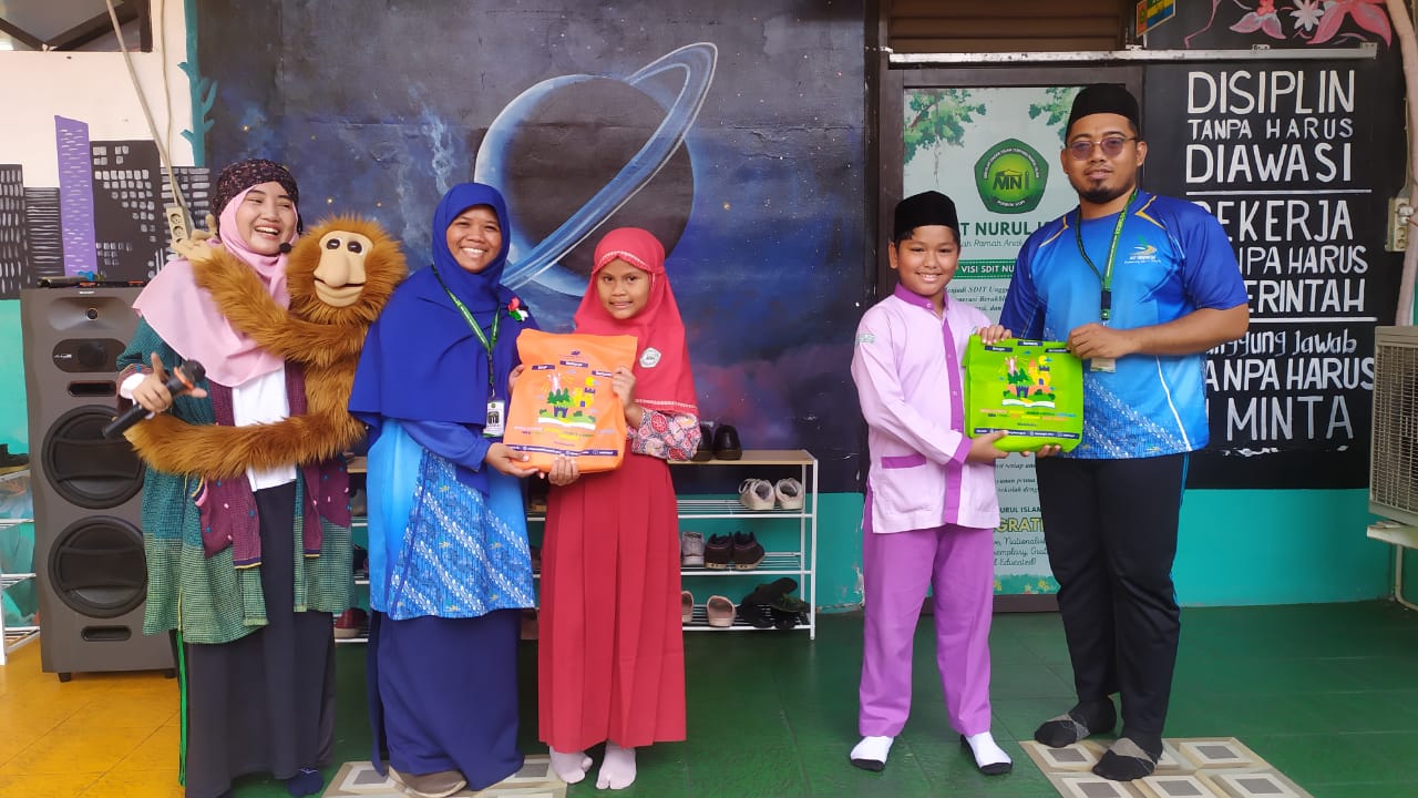 Wisata LiterAsyik Ke SD Nurul Islam